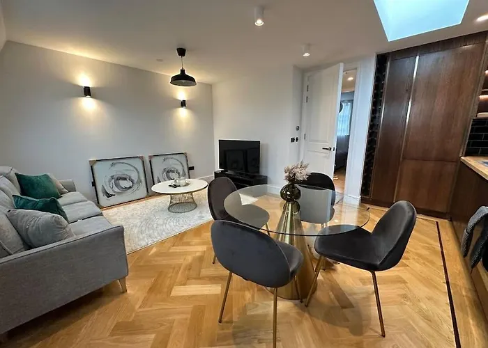 Flat 3 7A Lavender Hill