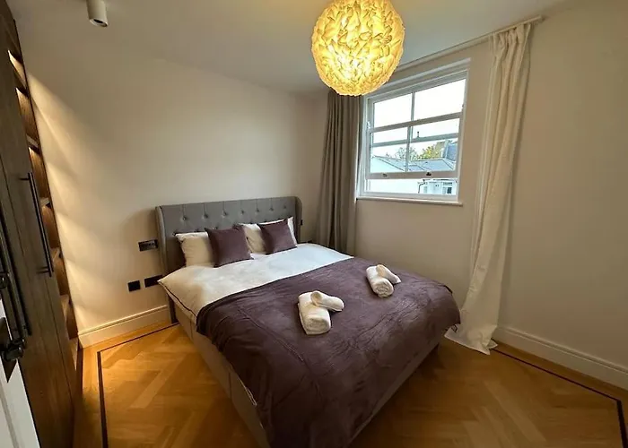 Flat 3 7A Lavender Hill