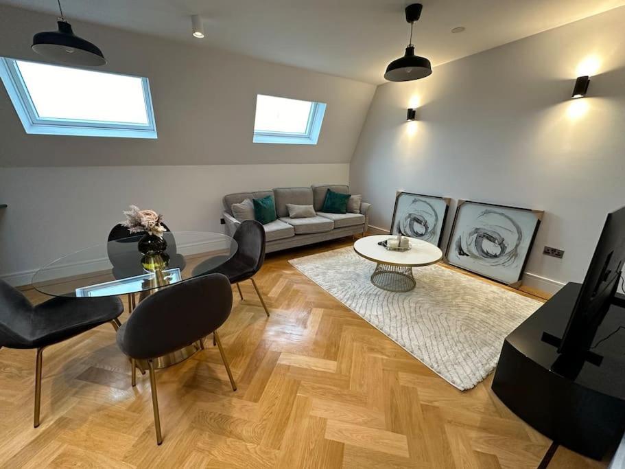 Flat 3 7a Lavender Hill * Londra